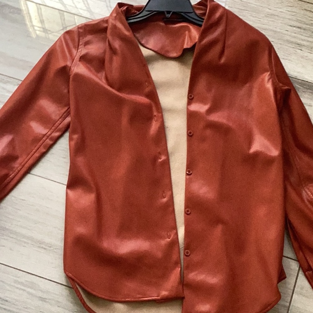 Sleek Rust Button-Up Blouse - image 1